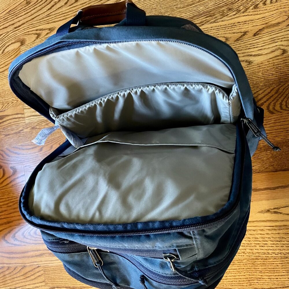 Fjallraven Raven 28L Backpack, Excellent Condition, Navy Blue - Picture 2 of 10